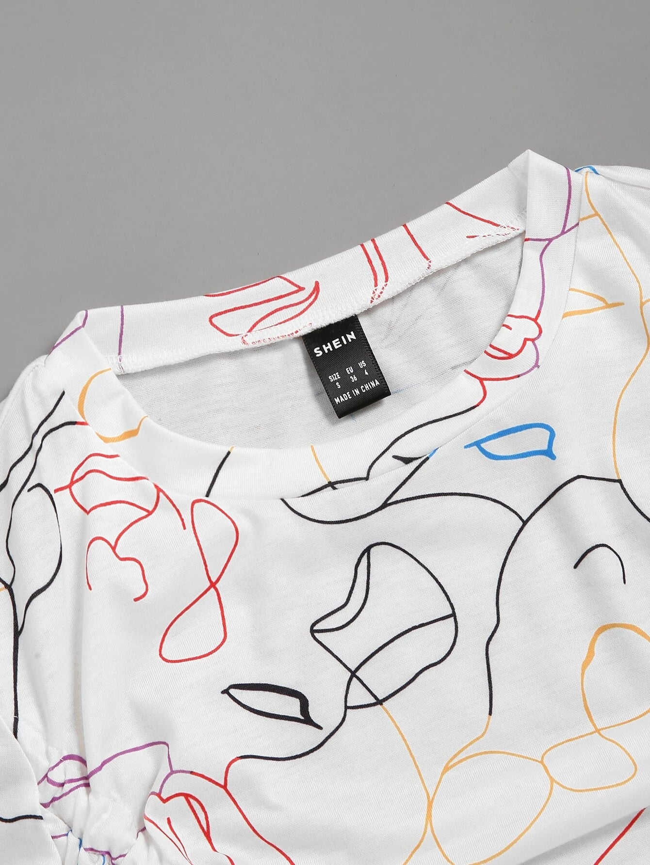 SHEIN - EZwear Camiseta con estampado de figura abstracta