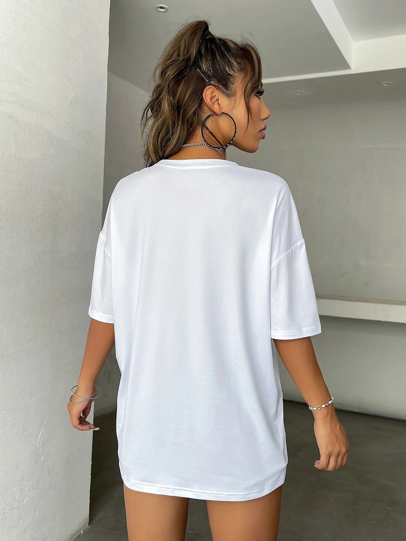 SHEIN EZwear Camiseta con gráfico de automóvil y letra