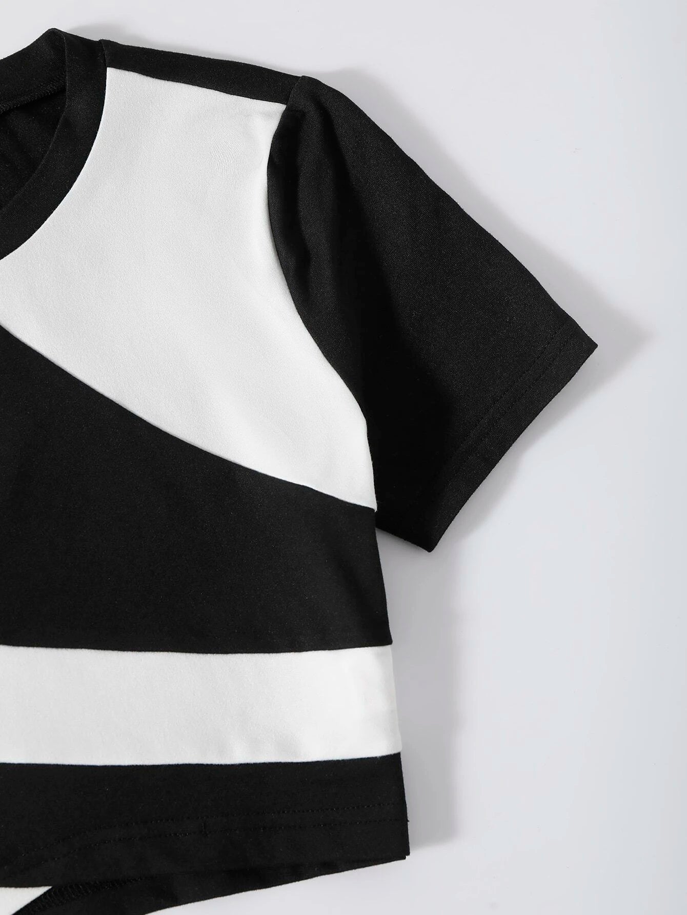 SHEIN - EZwear Camiseta crop de dos tonos