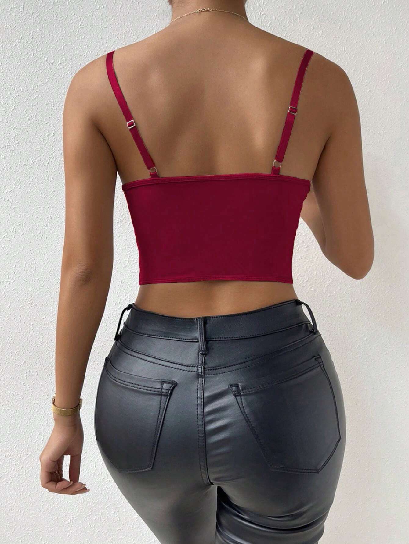 SHEIN - Privé Top De Tirantes Con Panel De Encaje