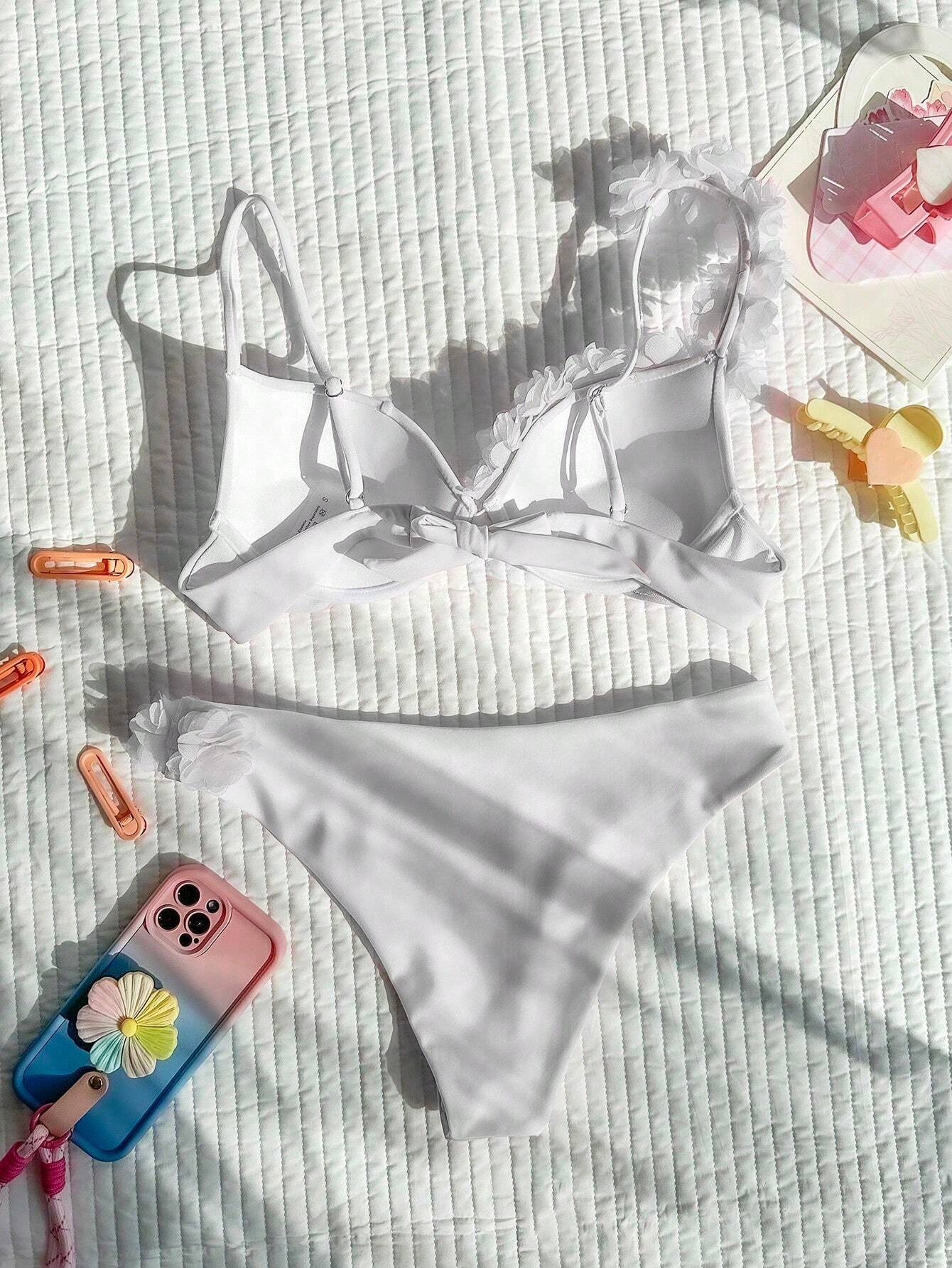 SHEIN Swim Conjunto de bikini con cuello en V, tirantes y decoración de flores