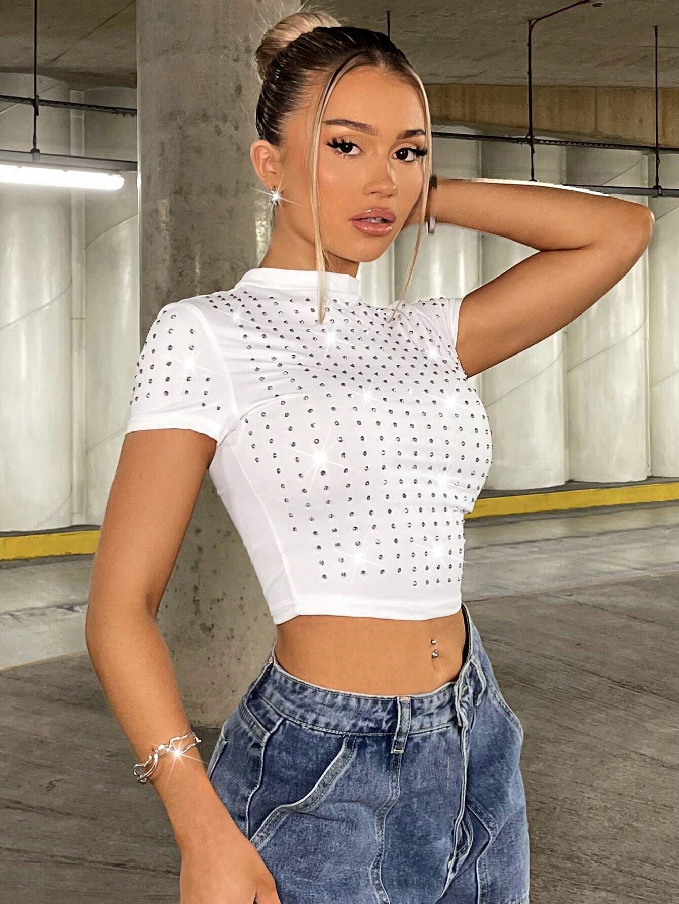 SHEIN - BAE Camiseta Corta Con Cuello Redondo