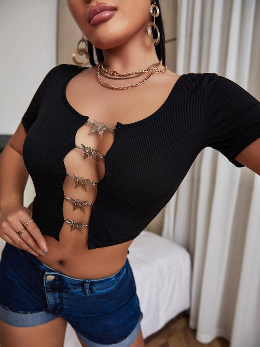 SHEIN - BAE Top con mariposa con abertura delantera