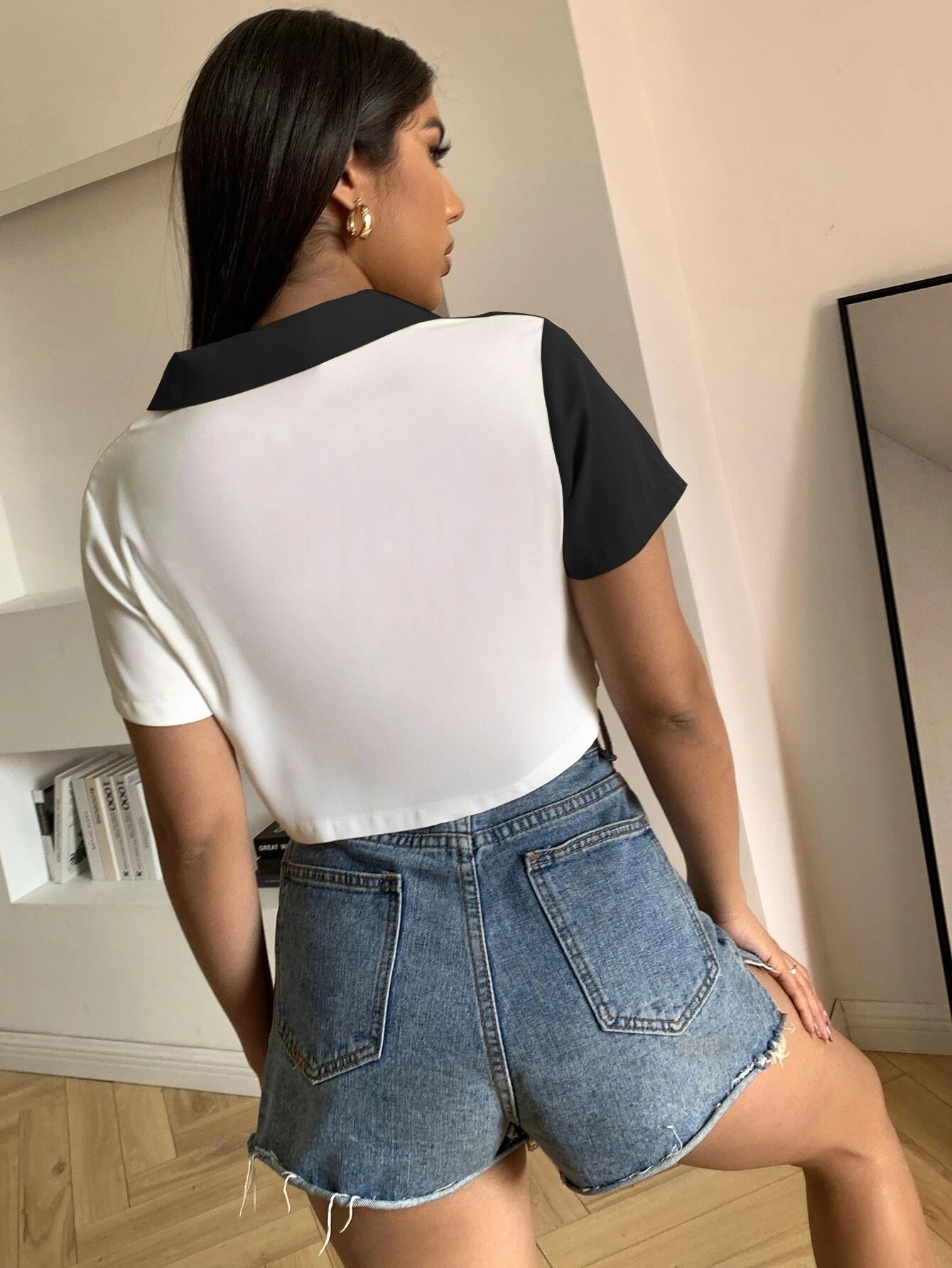 SHEIN - EZwear Camisa corta de color combinado con bolsillo