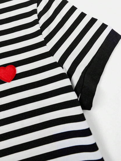 SHEIN- Camiseta crop con estampado de rayas con bordado de corazón/ MUJER